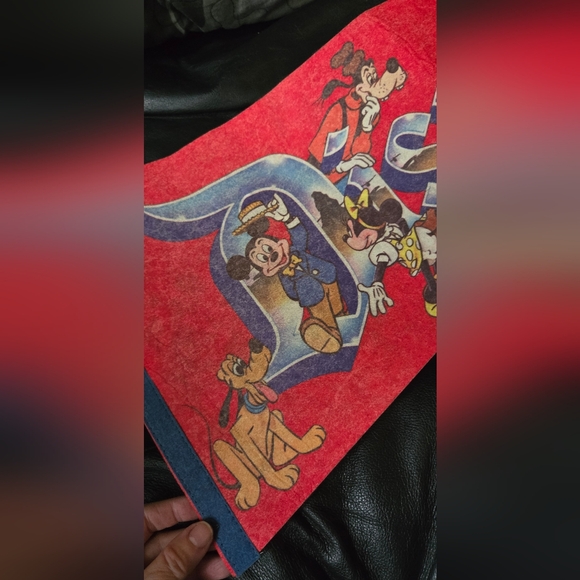 Disneyland very Vintage RARE 29" felt banner 1966 pennant - Picture 8 of 9